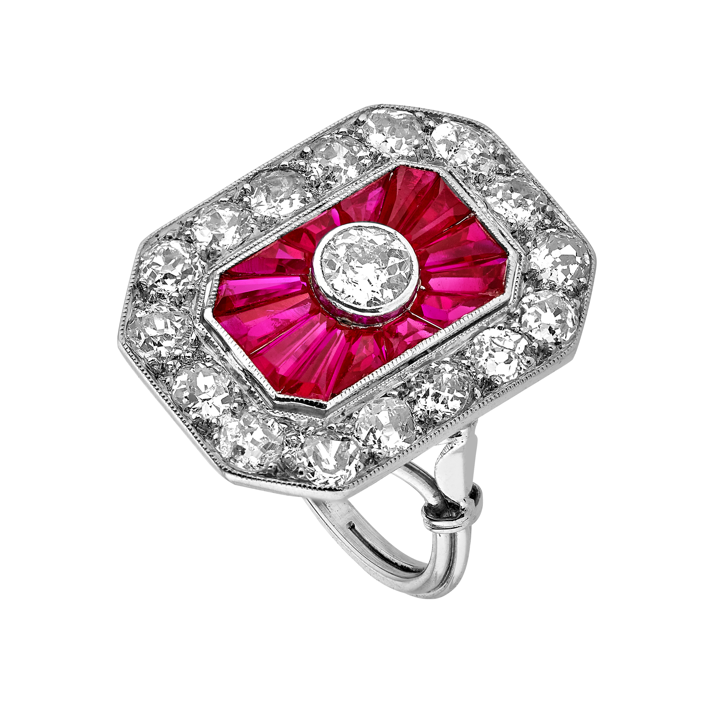 Bague octogonale diamants et rubis calibrés vers 1925 Gerphagnon