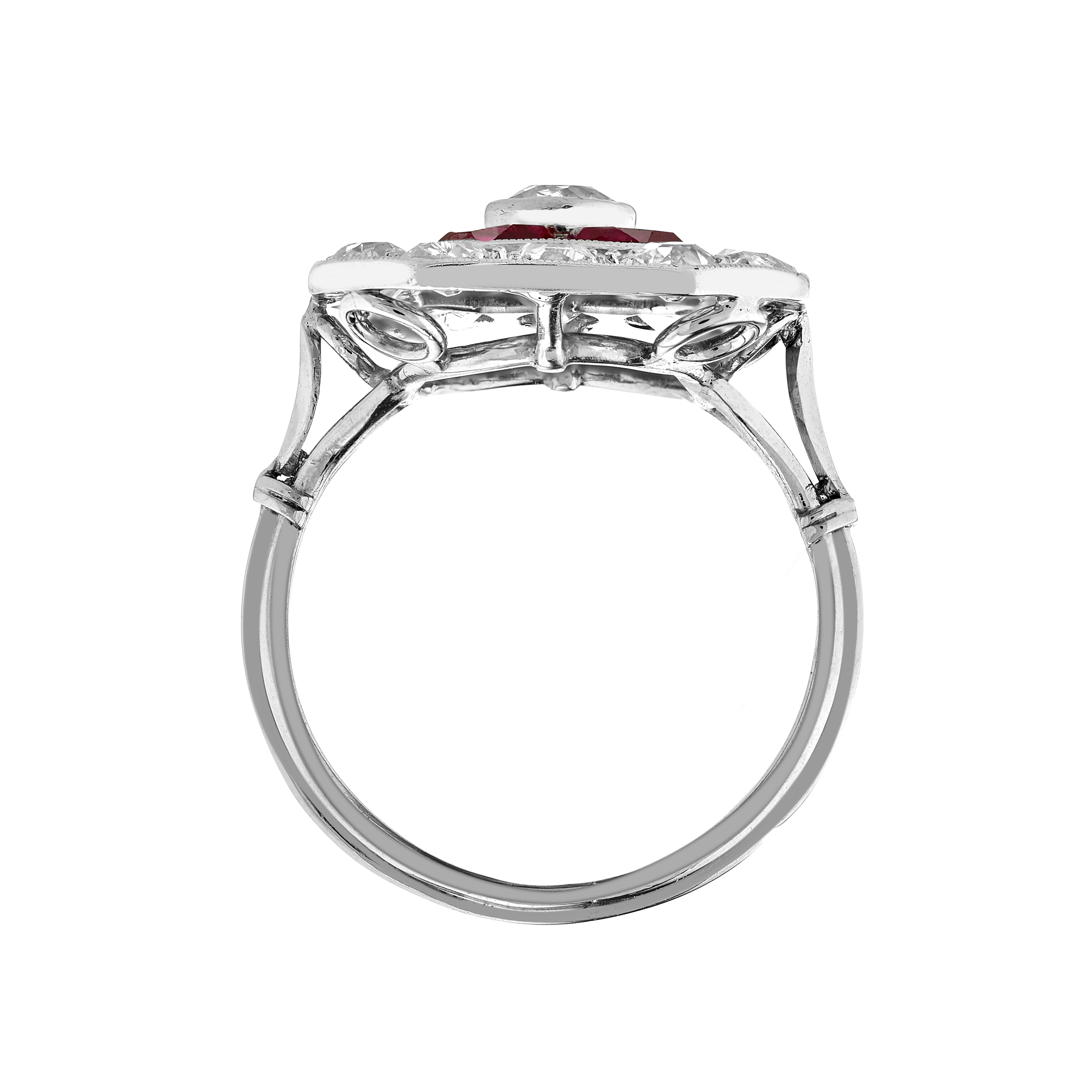 Bague octogonale diamants et rubis calibrés vers 1925 Gerphagnon