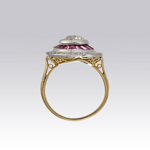 Bague Style 1925 diamants et rubis calibrés Gerphagnon