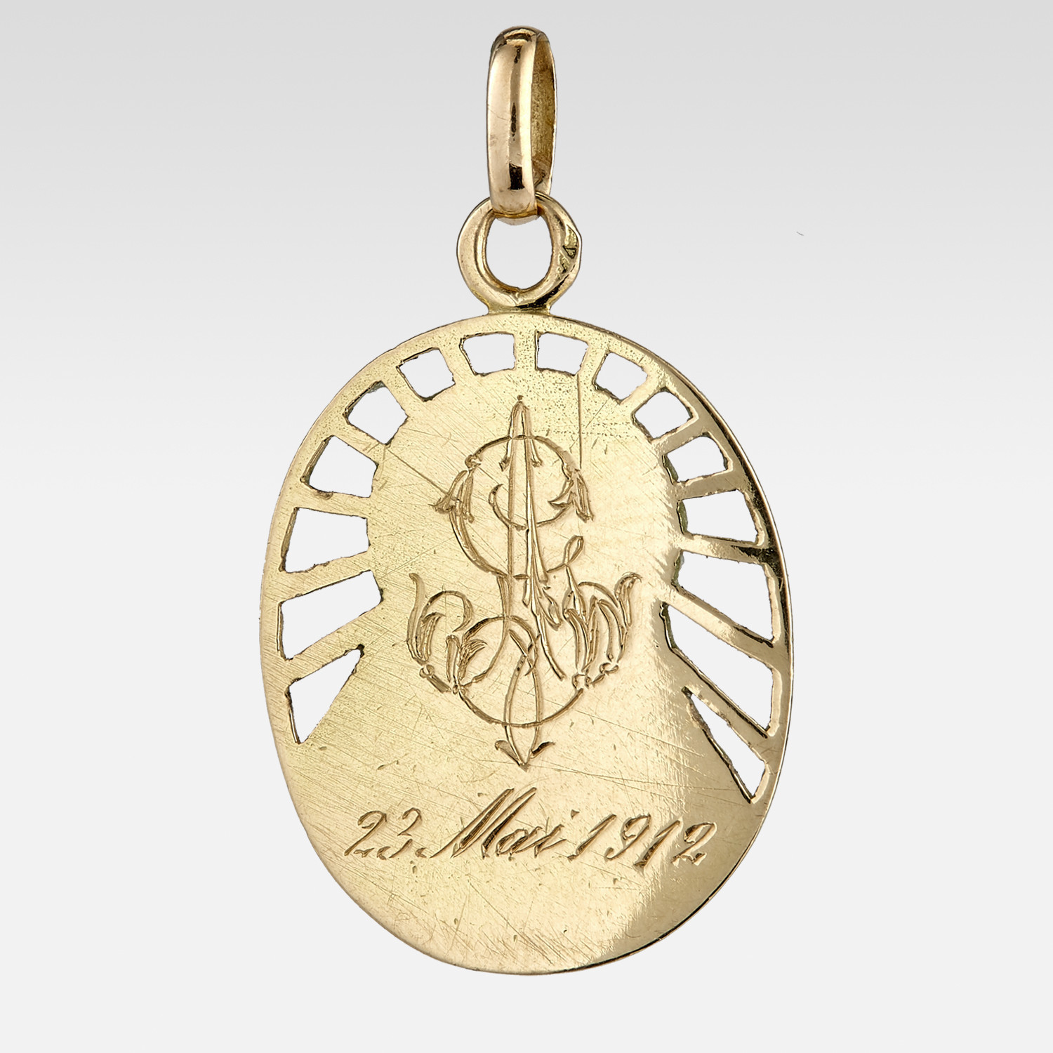 Médaille ovale ajourée "Vierge les mains croisées" Gerphagnon