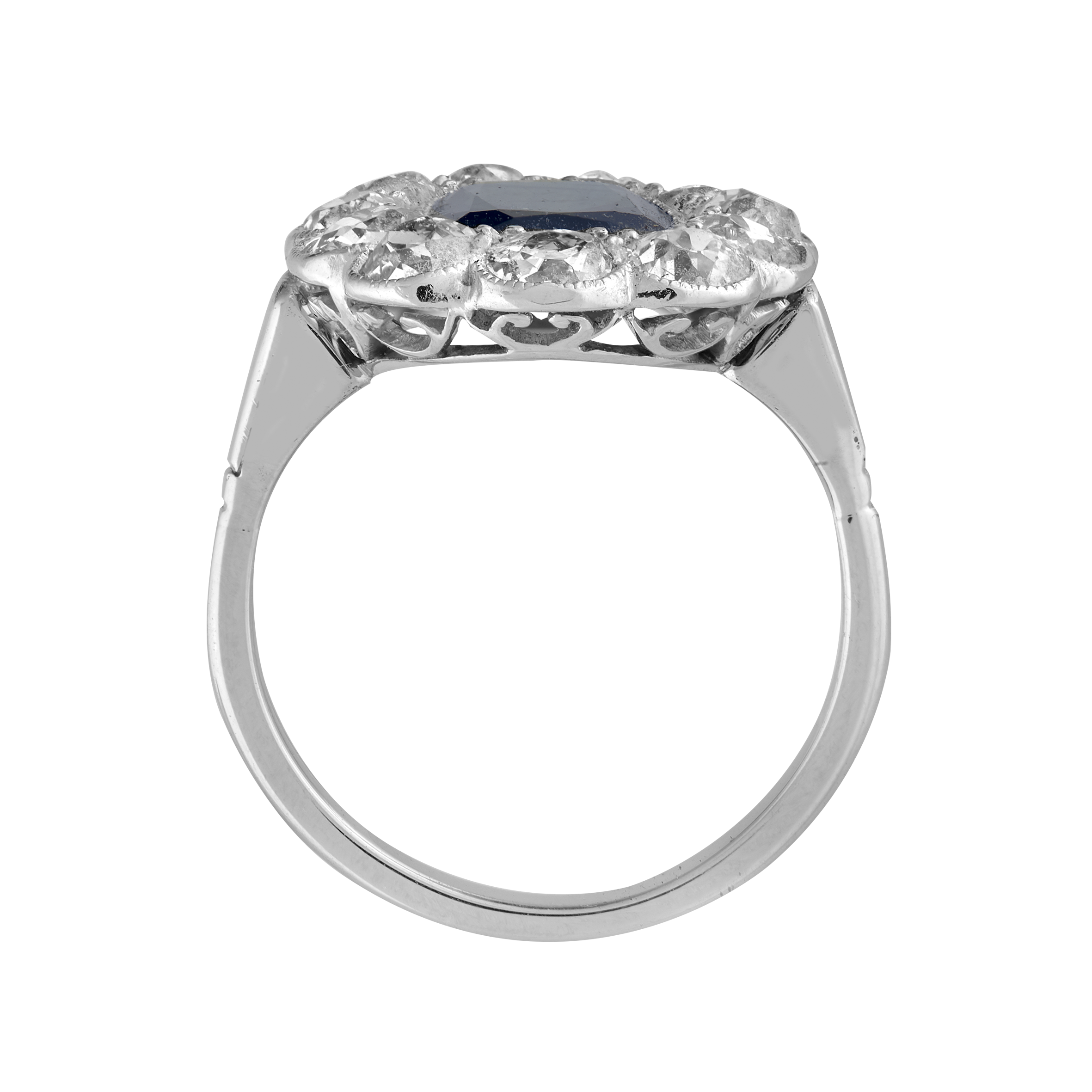 Bague entourage saphir et diamants vers 1920 Gerphagnon