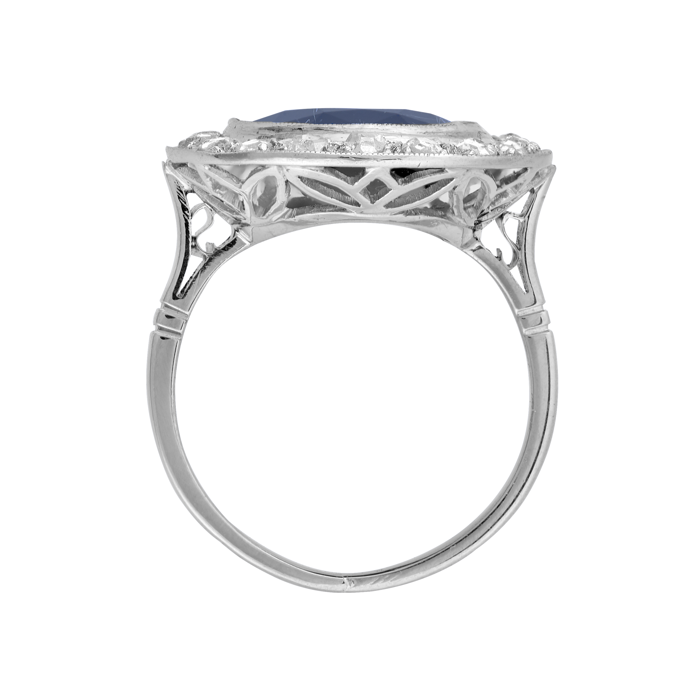 Bague coussin saphir et diamants taille rose vers 1920 Gerphagnon