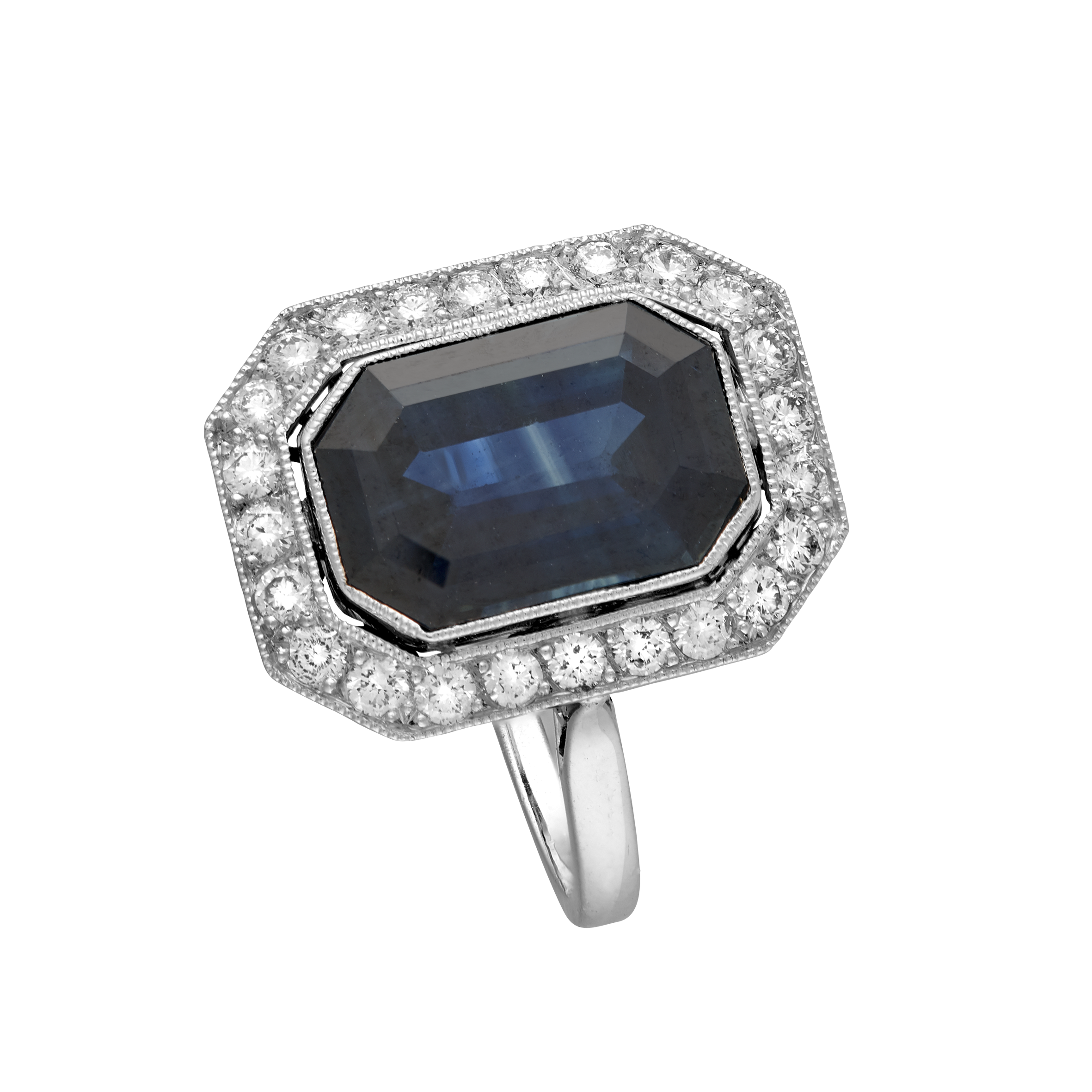 Bague rectangle pans coupés saphir certifié et diamants vers 1920 Gerphagnon
