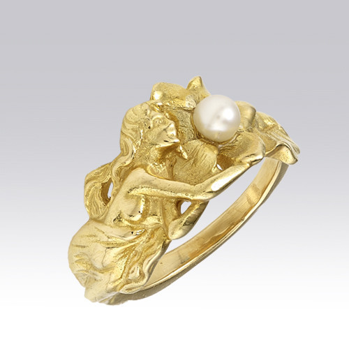 Bague "Femme couchée" perle Style Art Nouveau Gerphagnon
