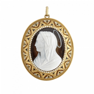 Médaillon émaillé Vierge sur cornaline fin XIXe