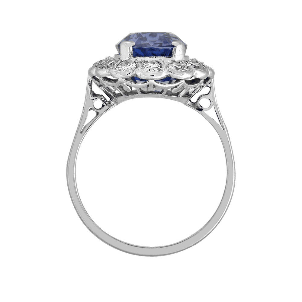 Bague platine festonnée saphir 5,78 carats non chauffé certifié et diamants vers 1925 Gerphagnon